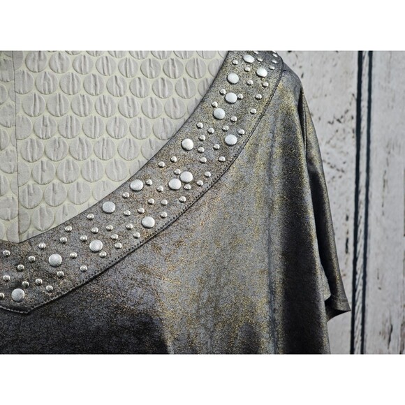 Rock & Republic Women's S Metallic Studded Ruched Side‎ V-Neck Blouse Top EUC - Picture 3 of 8